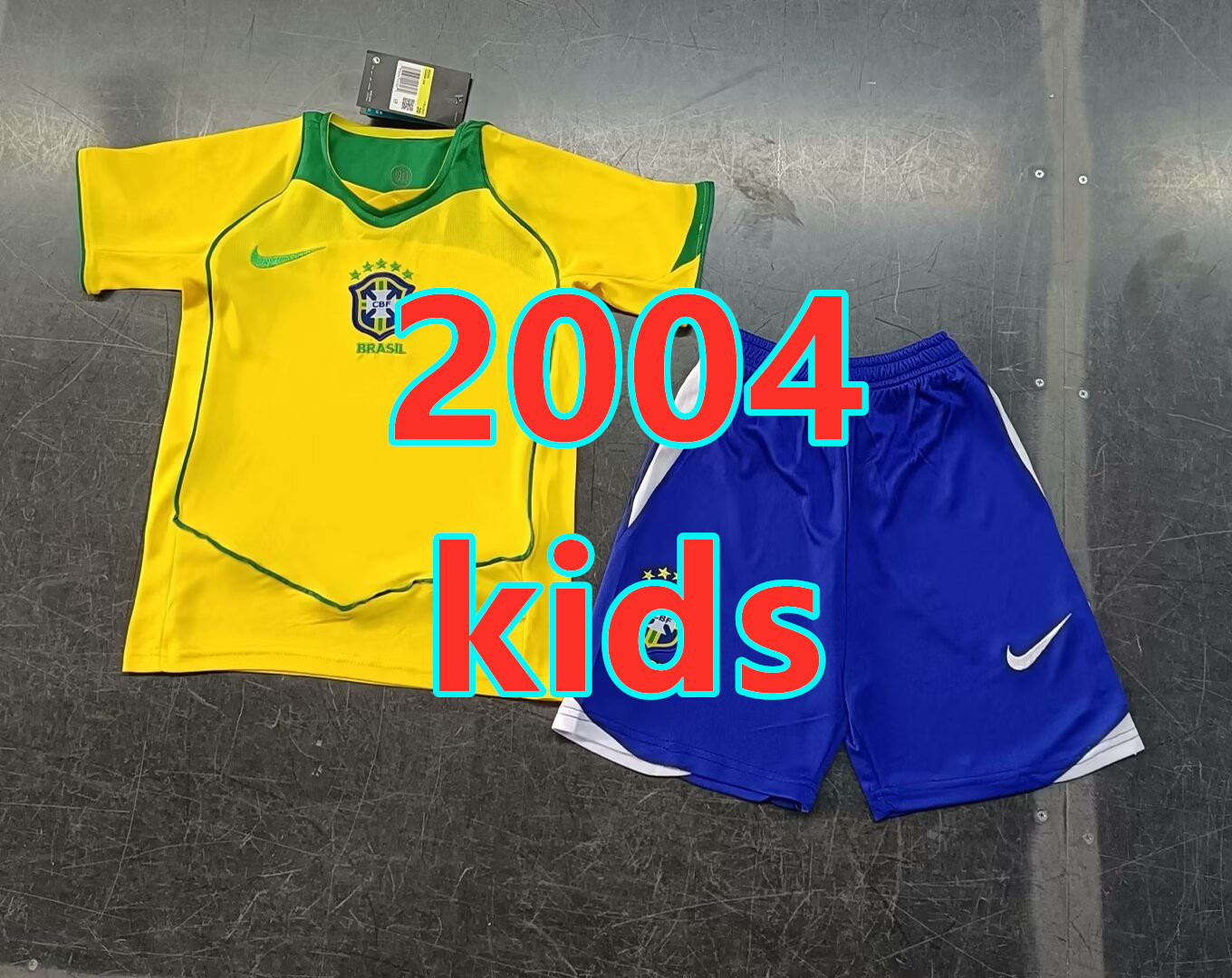 Ensemble domicile Brésil 2004 rétro (enfant)