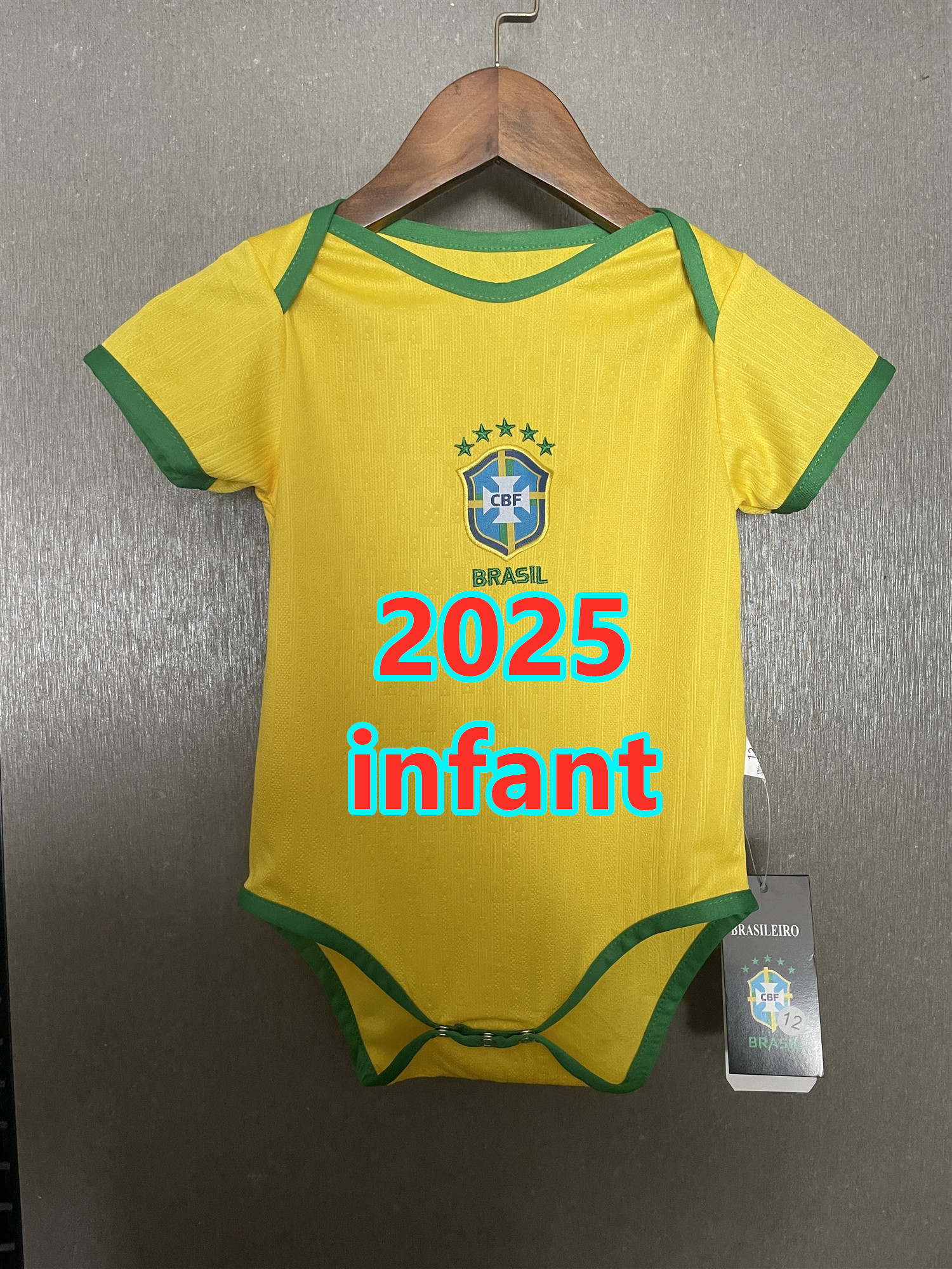 Maillot domicile Brésil 2025