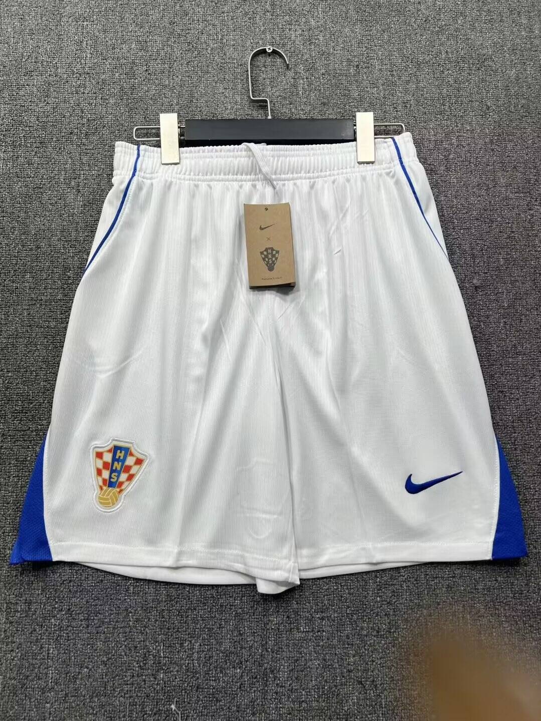 Short domicile Croatie 2026 (version supporter)
