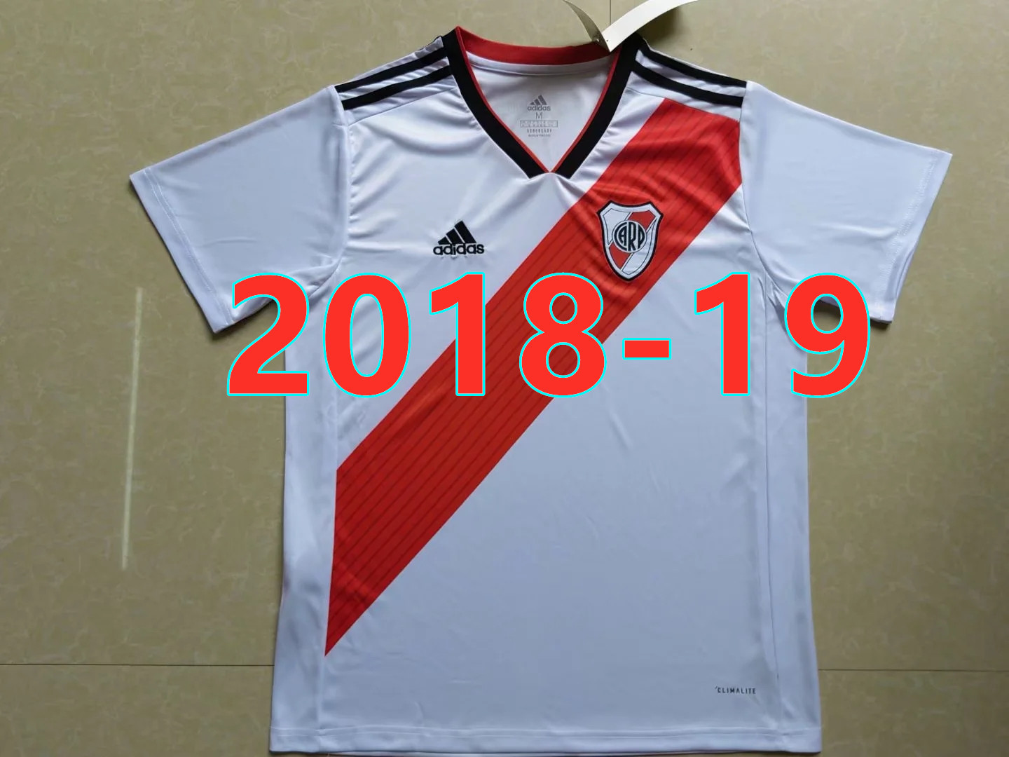 Maillot domicile River Plate 2018-19 rétro